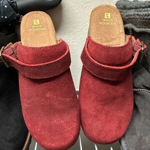 White Mountain Women's Burgundy Suede Mules